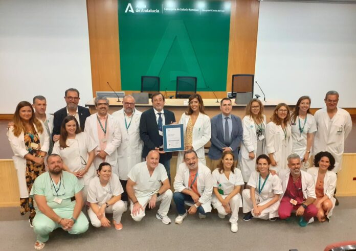 FOTO NOTA DE PRENSA ENTREGA CERTIFICACIÓN ACSA UROLOGÍA HUCS