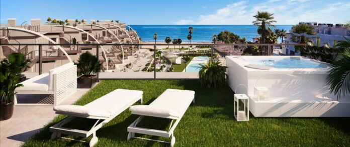 Solarium con vistas al mar en la promoción Bella Beach
