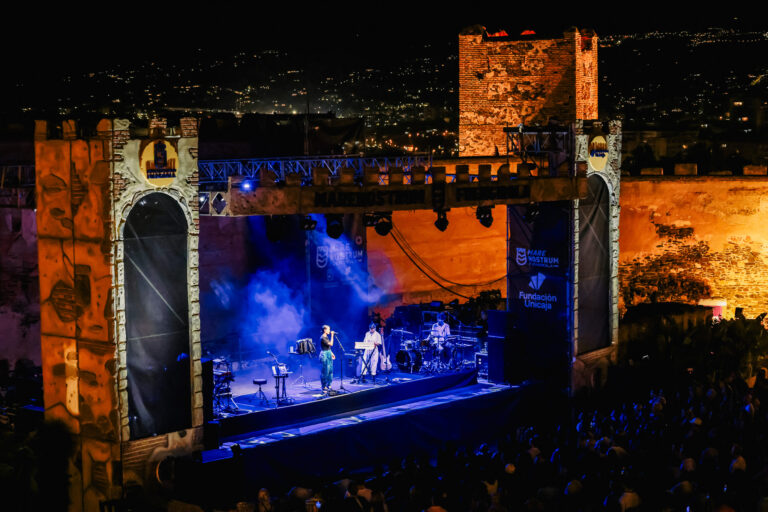 Manu Chao arrasa en su primer concierto en Marenostrum Fuengirola