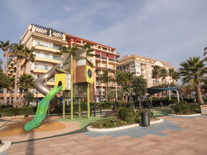 FOTO PARQUE INFANTIL (1)