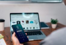 La Junta de Andalucía alerta sobre los riesgos de comprar online usando redes wifi públicas