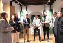 Representantes políticos y culturales visitan la Casa Natal de Blas Infante en Casares con motivo del 4D