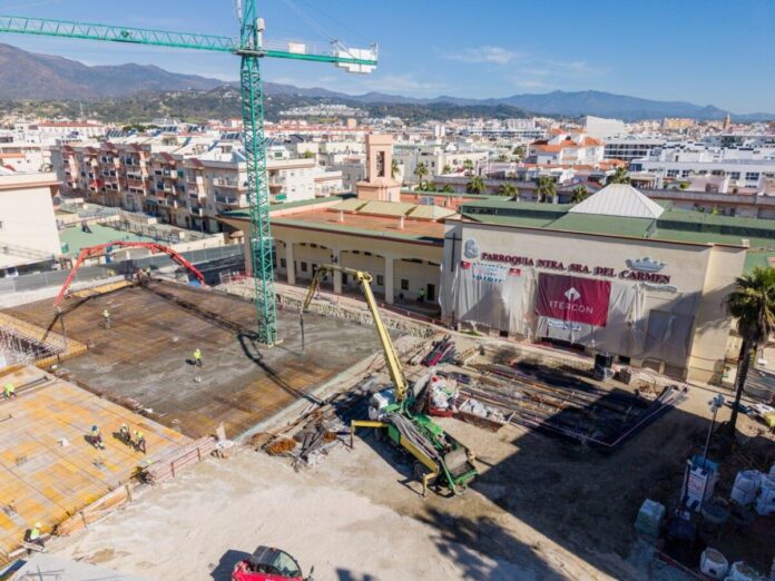 Las obras del aparcamiento público de El Carmen en Estepona completan su estructura con más de 300 plazas en tres plantas subterráneas