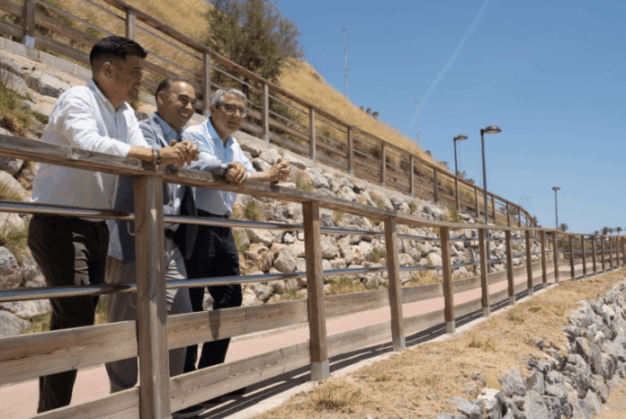 Benalmádena licita por 318.000 euros la mejora de un tramo de 435 metros de la Senda Litoral en Carvajal