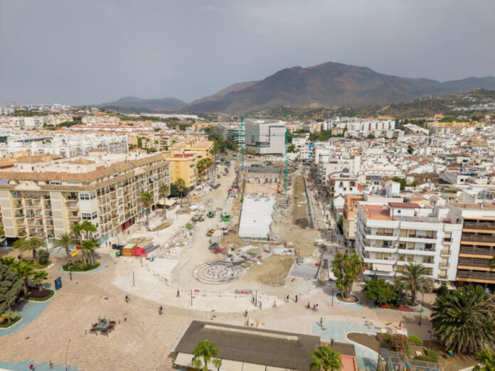 El aparcamiento subterráneo de más de 300 plazas del bulevar de Estepona completa el 75% de su cimentación