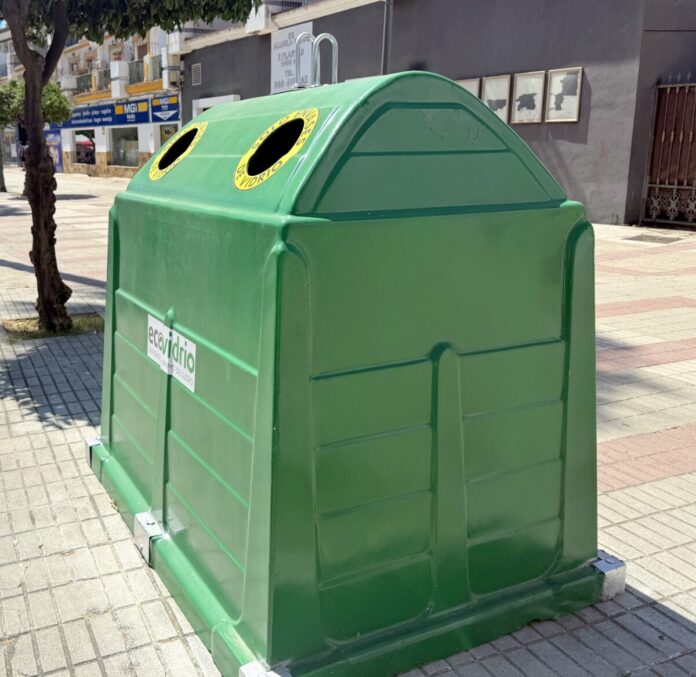 La hostelería de Estepona intensifica la recogida de vidrio puerta a puerta durante el verano