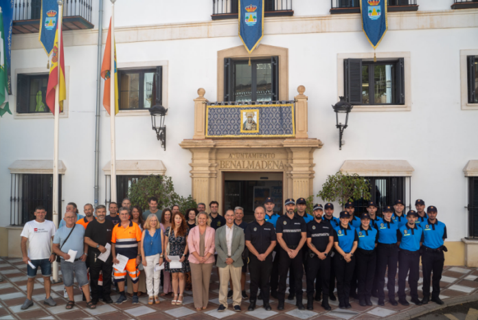 Benalmádena incorpora 12 informadores municipales y crea una unidad ciclista en el litoral