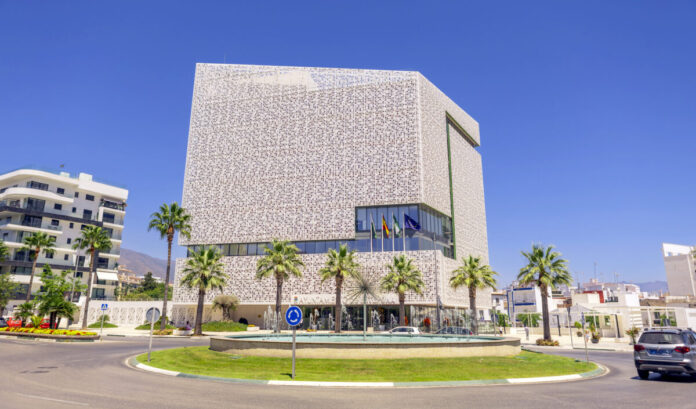 El pago electrónico de tributos y tasas entra en la nueva ordenanza digital de Estepona